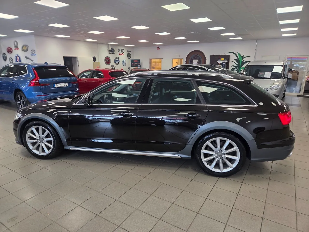 Vehicle image 2