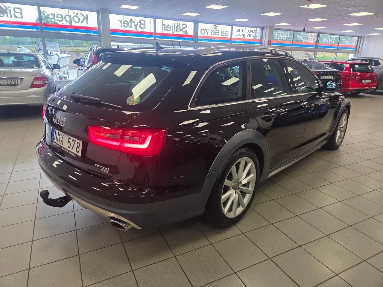Vehicle image 11