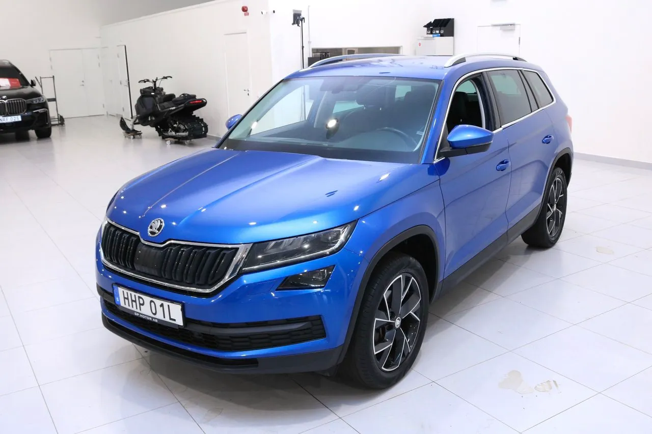 Vehicle image 6