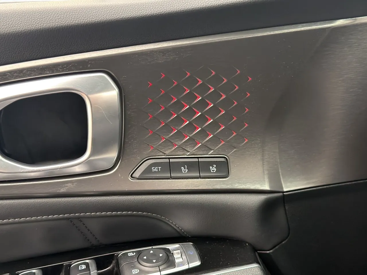 Vehicle image 32