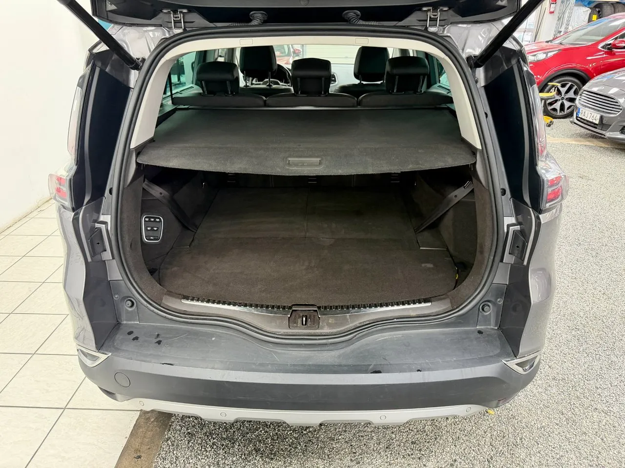 Vehicle image 20