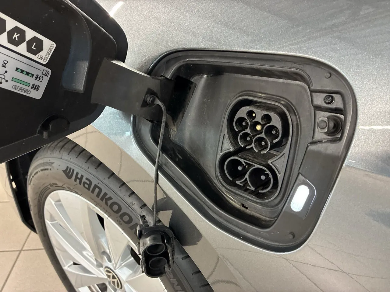 Vehicle image 25