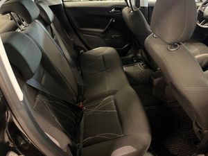 Peugeot 208 bild 6