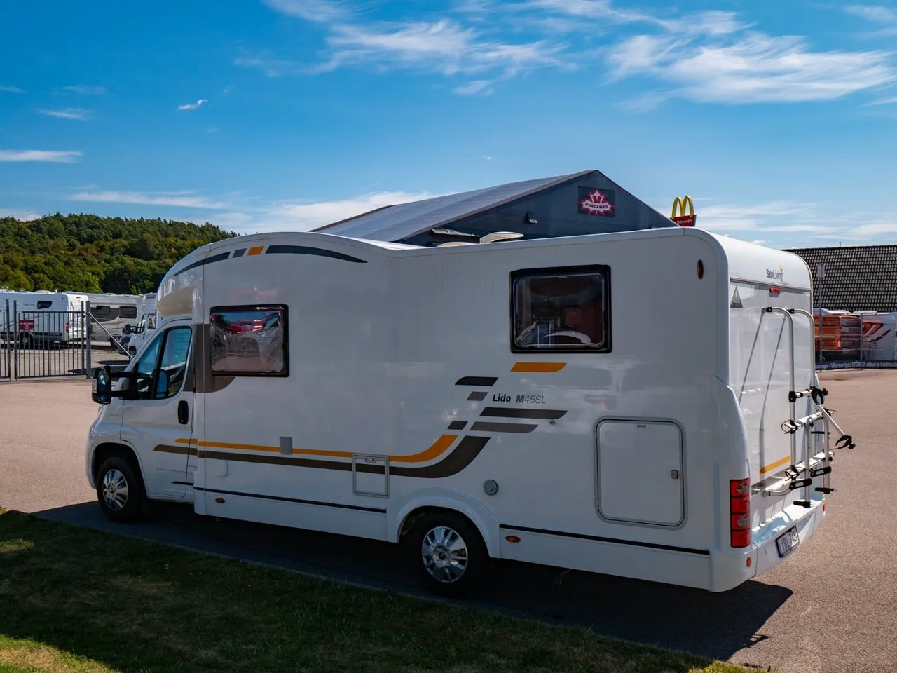 Vehicle image 22