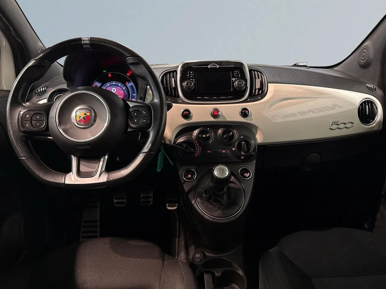 Vehicle image 7