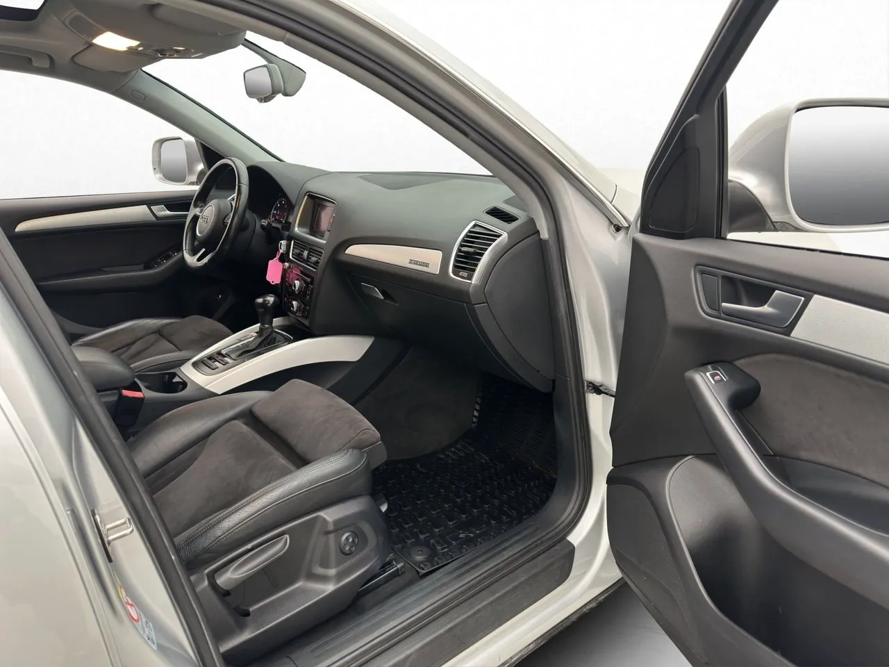 Vehicle image 22