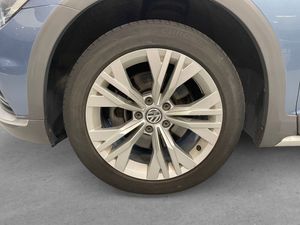 Volkswagen Passat bild 8