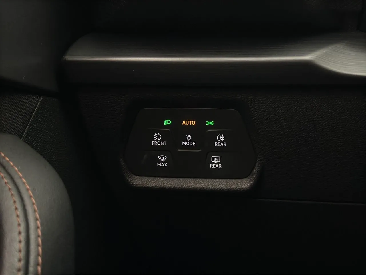 Vehicle image 24