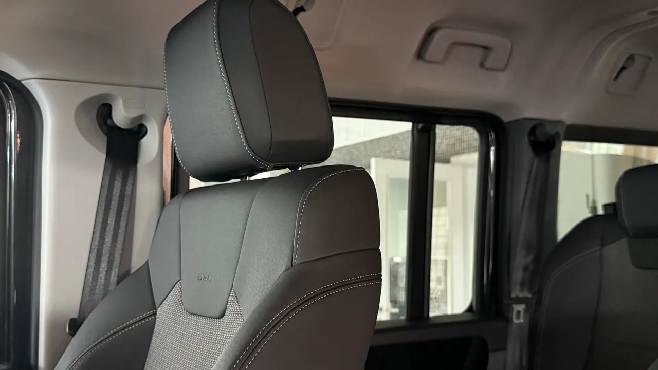 Vehicle image 22