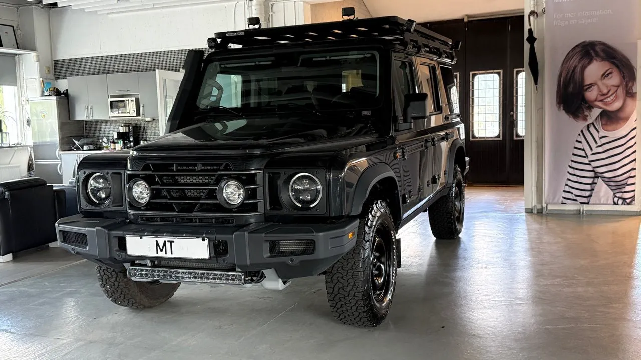 Vehicle image 4