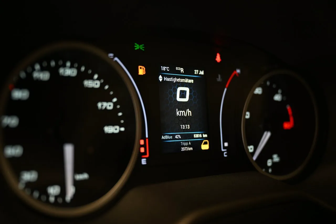 Vehicle image 14