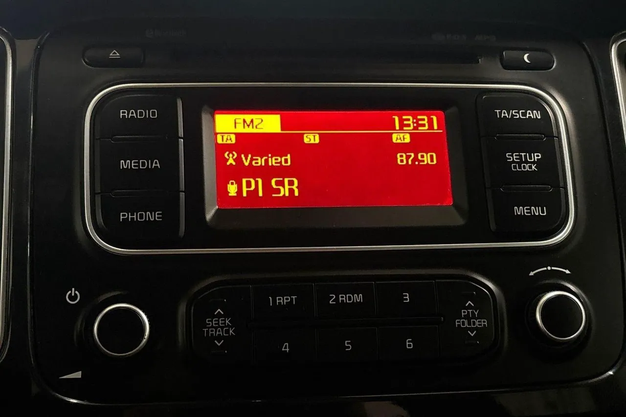 Vehicle image 18