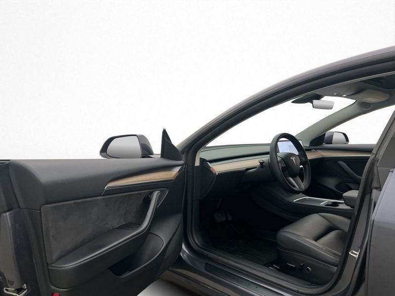 Tesla Model 3 bild 9