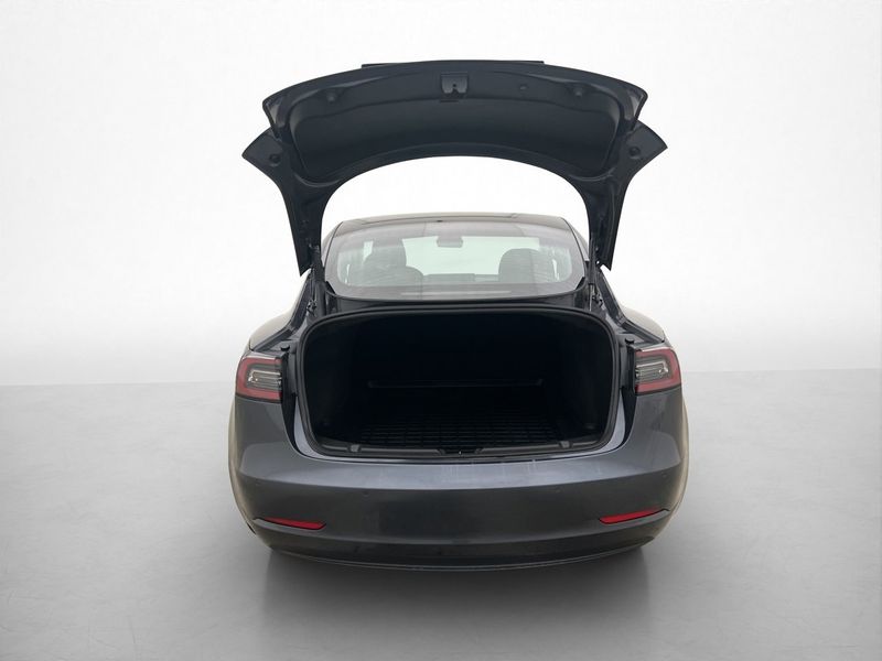 Tesla Model 3 bild 28