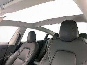 Tesla Model 3 bild 11
