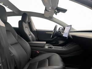 Tesla Model 3 bild 13