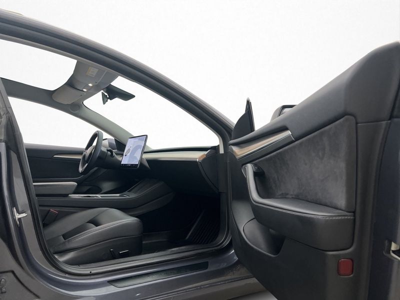 Tesla Model 3 bild 14