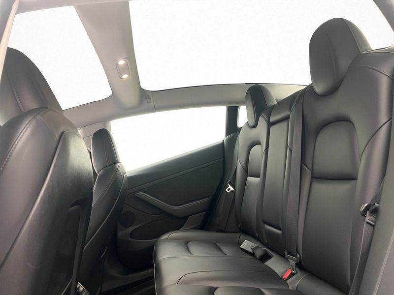 Tesla Model 3 bild 15