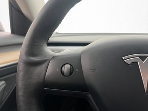 Tesla Model 3 bild 17