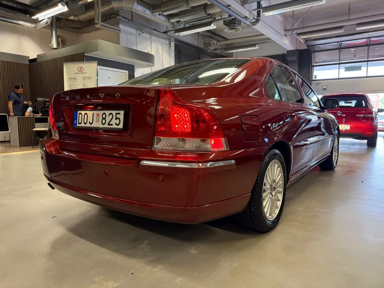 Vehicle image 5