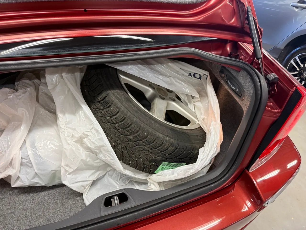 Vehicle image 25