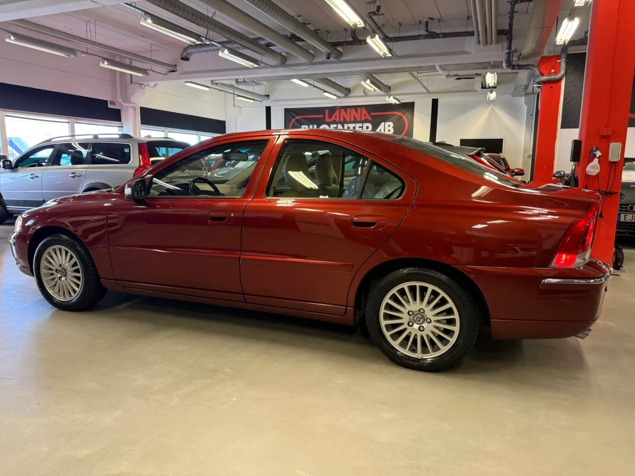 Vehicle image 8