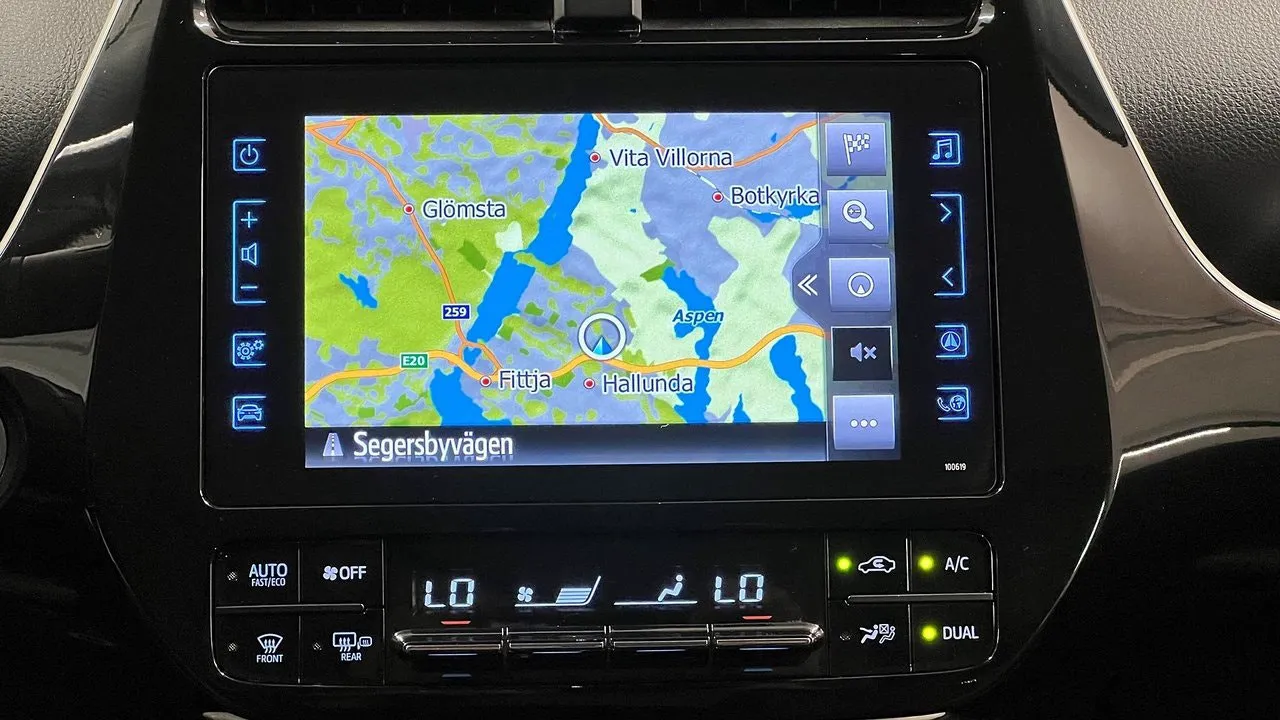 Vehicle image 18