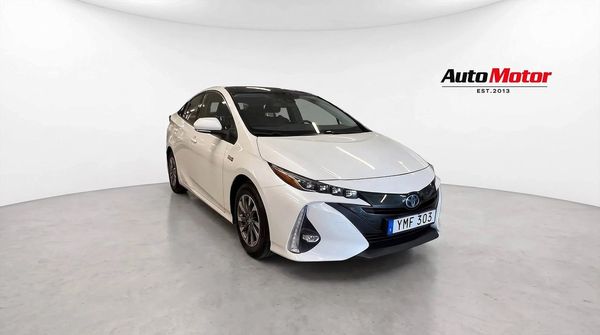 Toyota Prius Plug-in Hybrid 1.8 123hk Backkamera/Solceller - 2017
