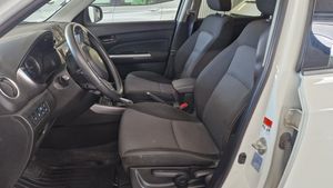 Suzuki Vitara bild 9