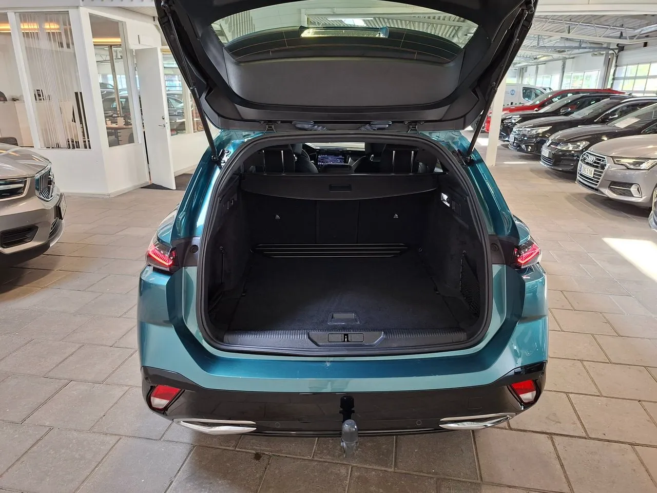 Vehicle image 15