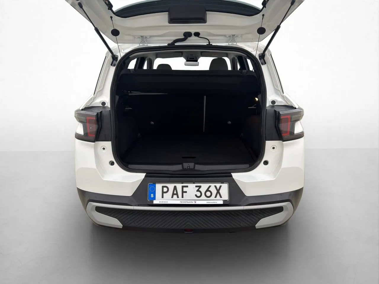 Vehicle image 23