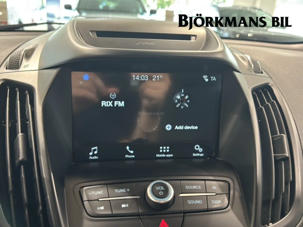 Vehicle image 10