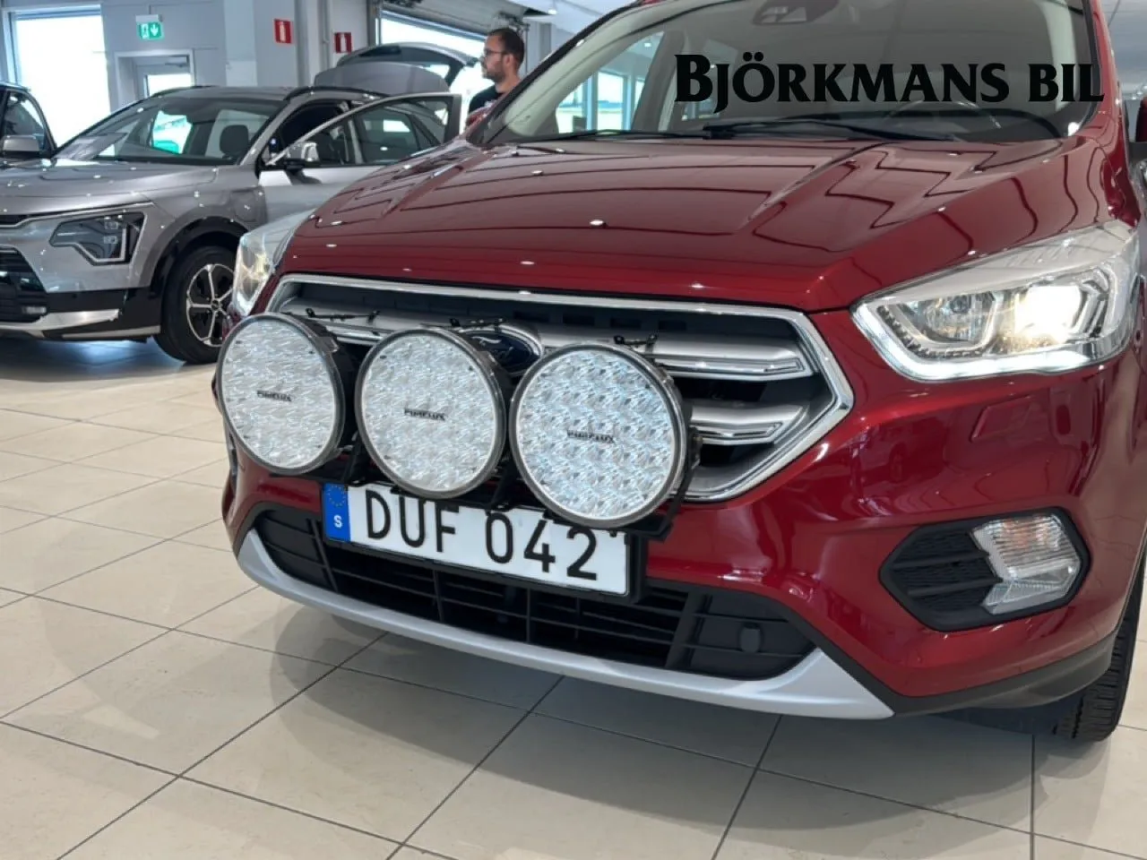 Vehicle image 14