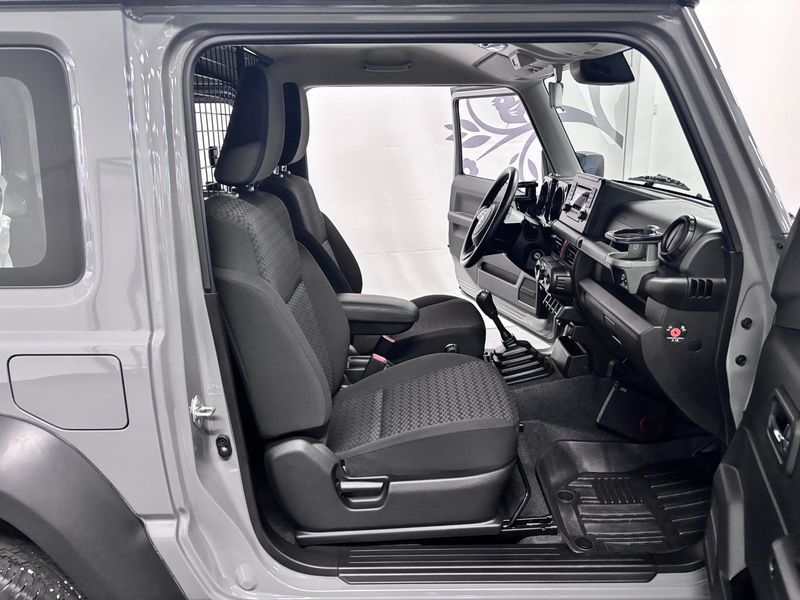 Suzuki Jimny bild 6