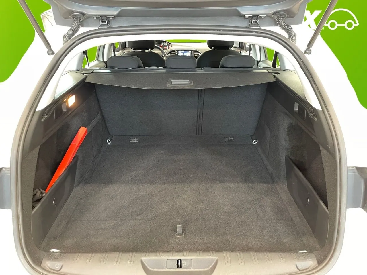 Vehicle image 14