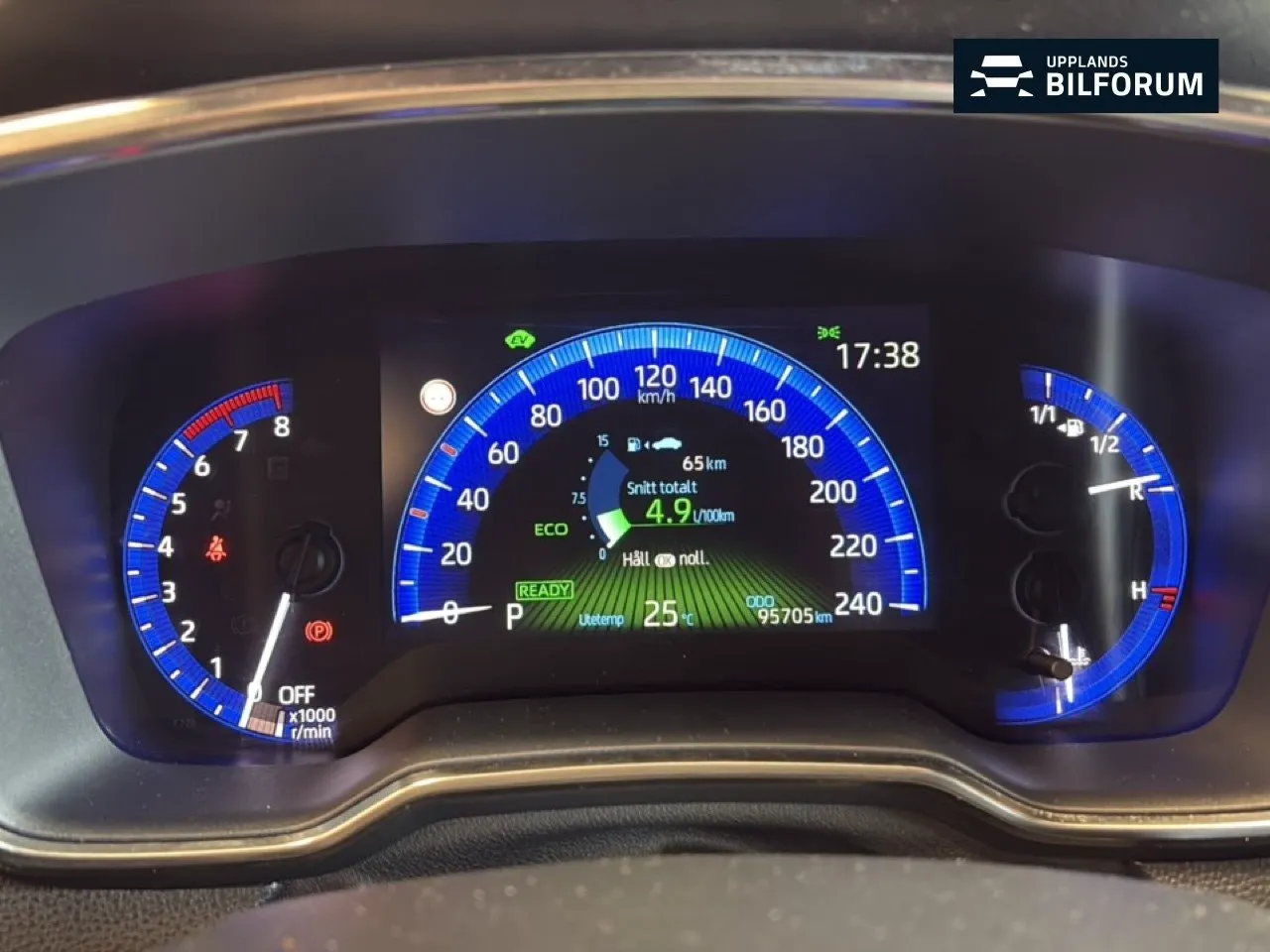 Vehicle image 9