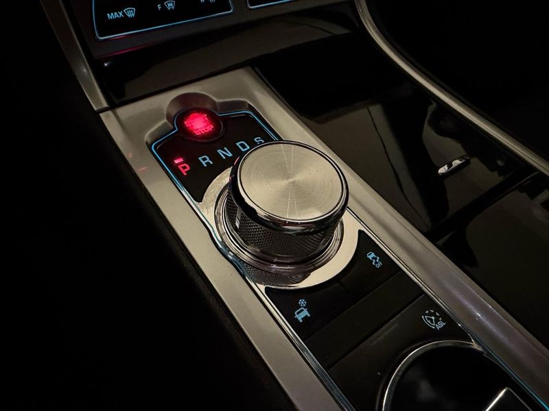 Jaguar XF bild 22