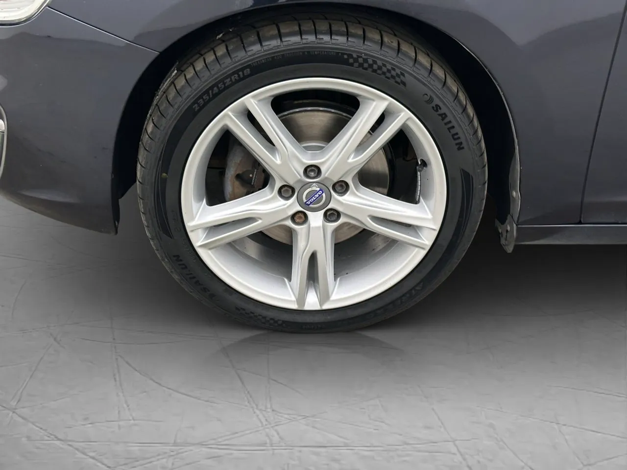 Vehicle image 25
