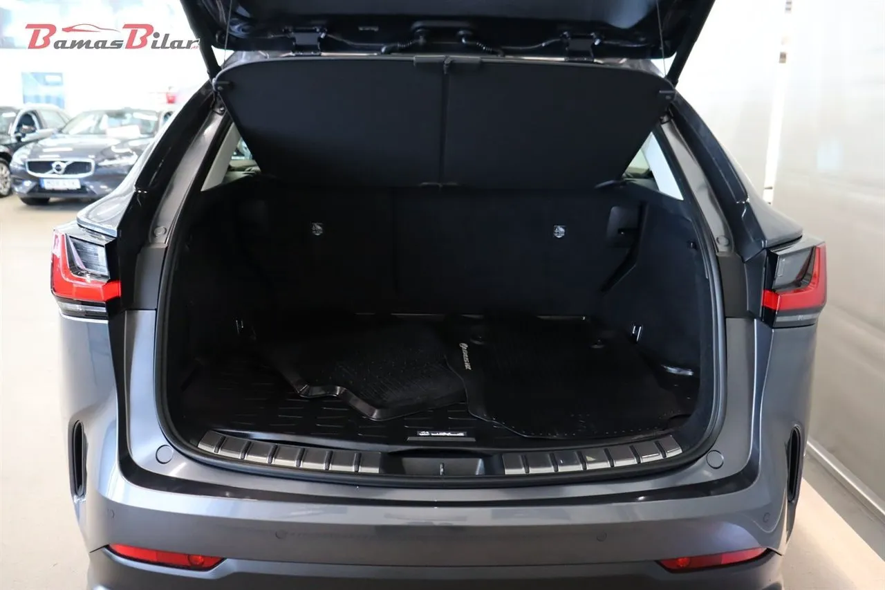 Vehicle image 21