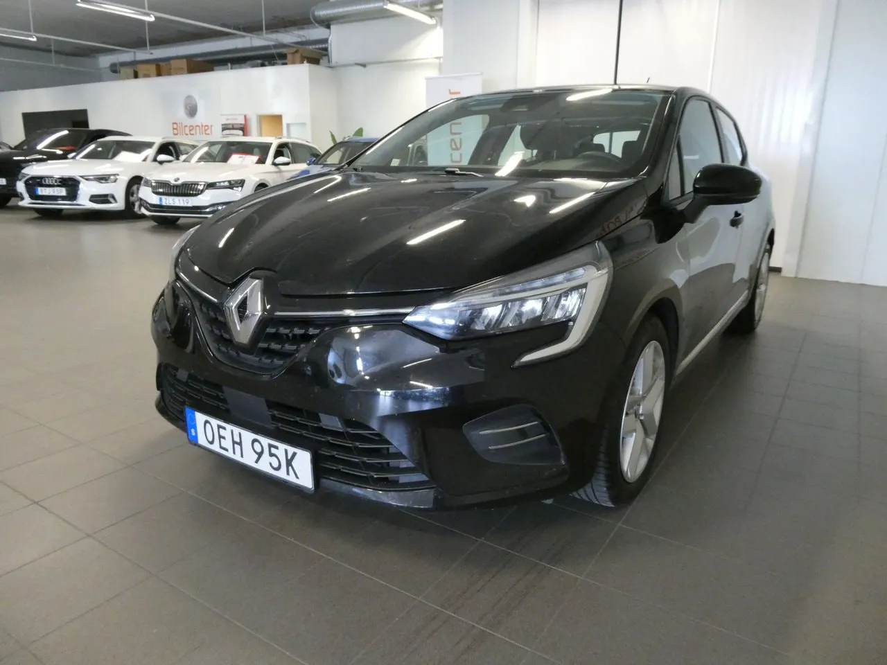Vehicle image 7