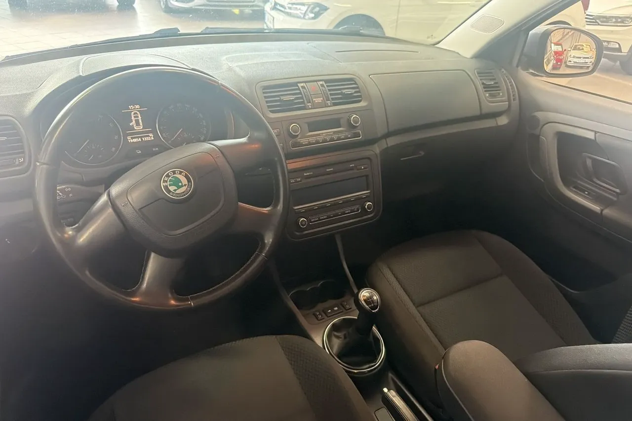 Vehicle image 9