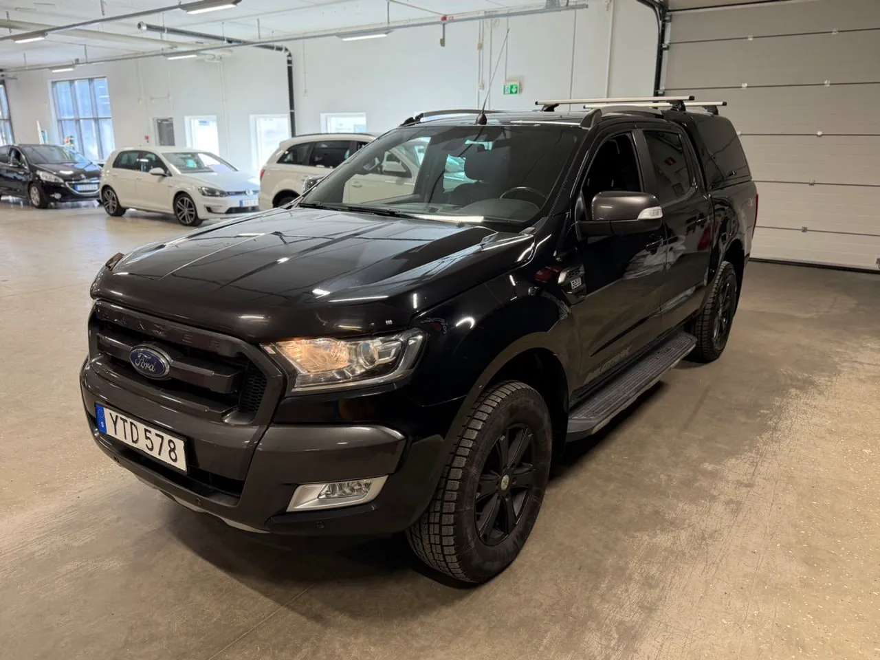 Vehicle image 6