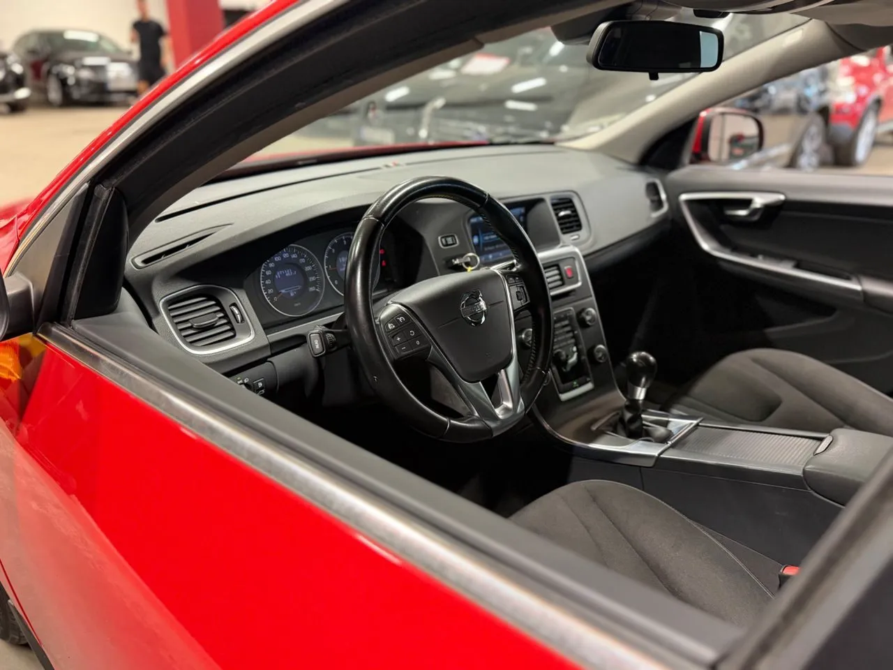 Vehicle image 14