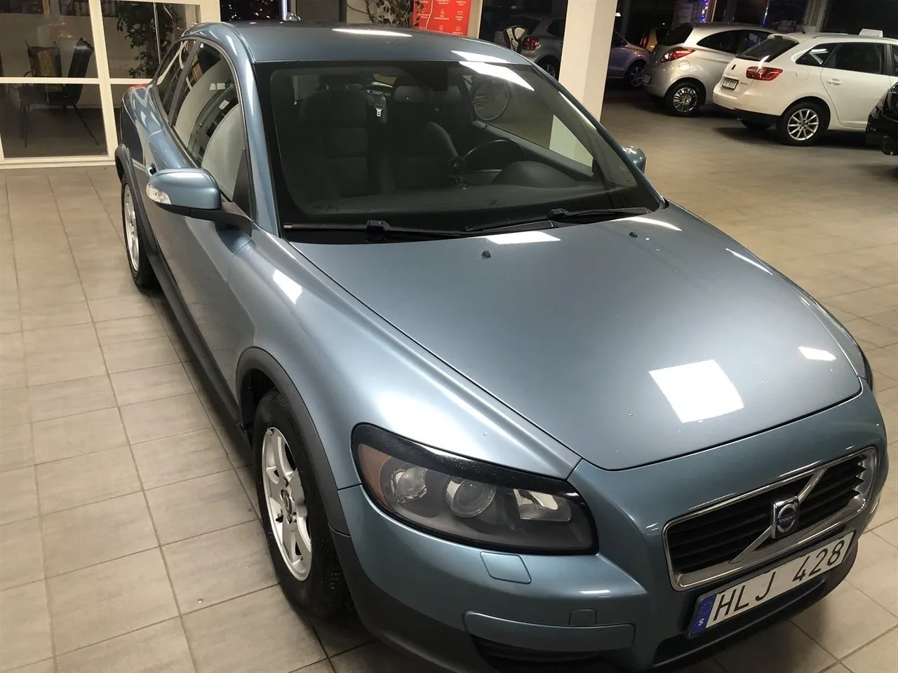 Vehicle image 4