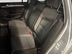 Volkswagen Passat bild 14