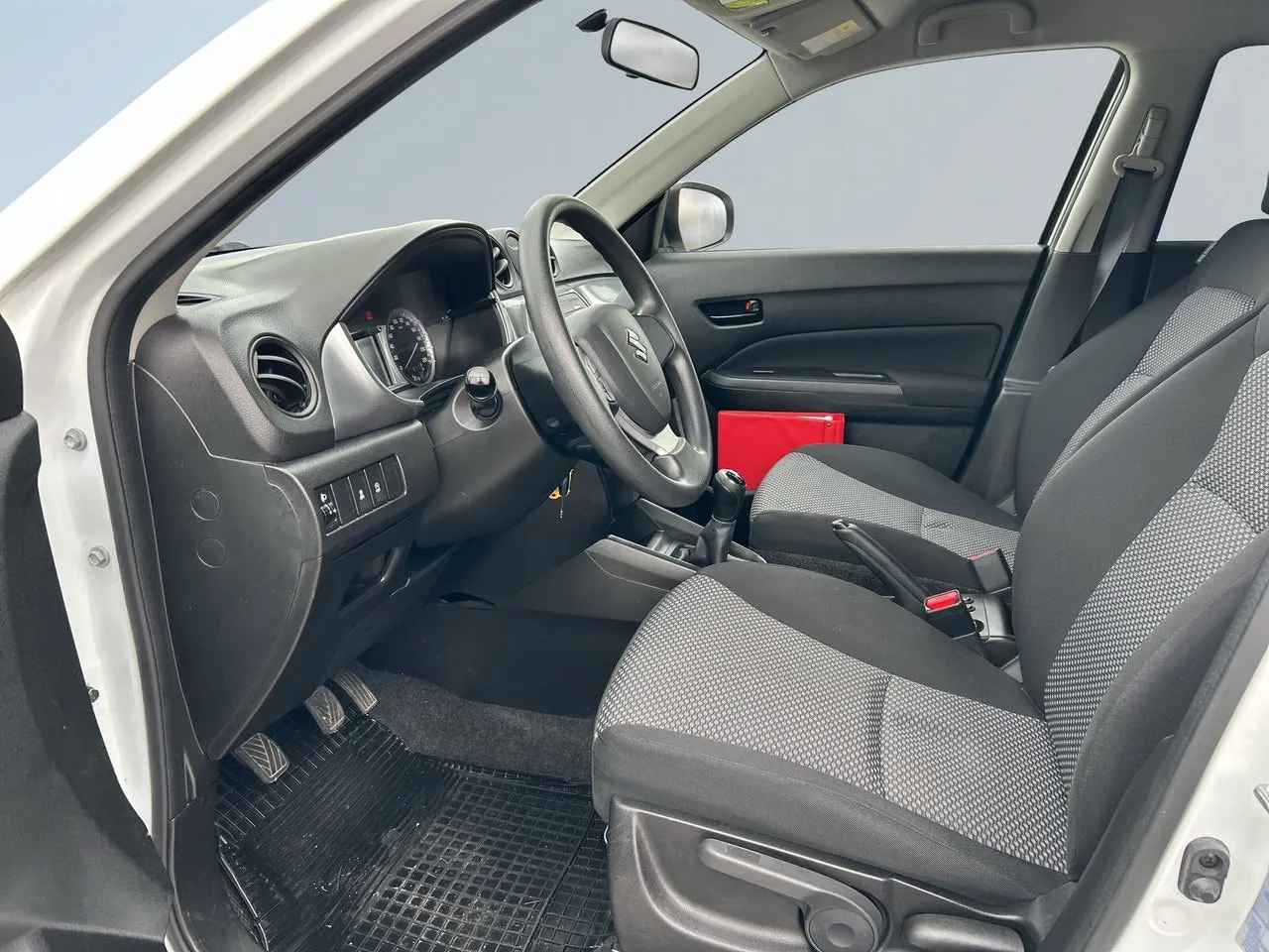 Vehicle image 6