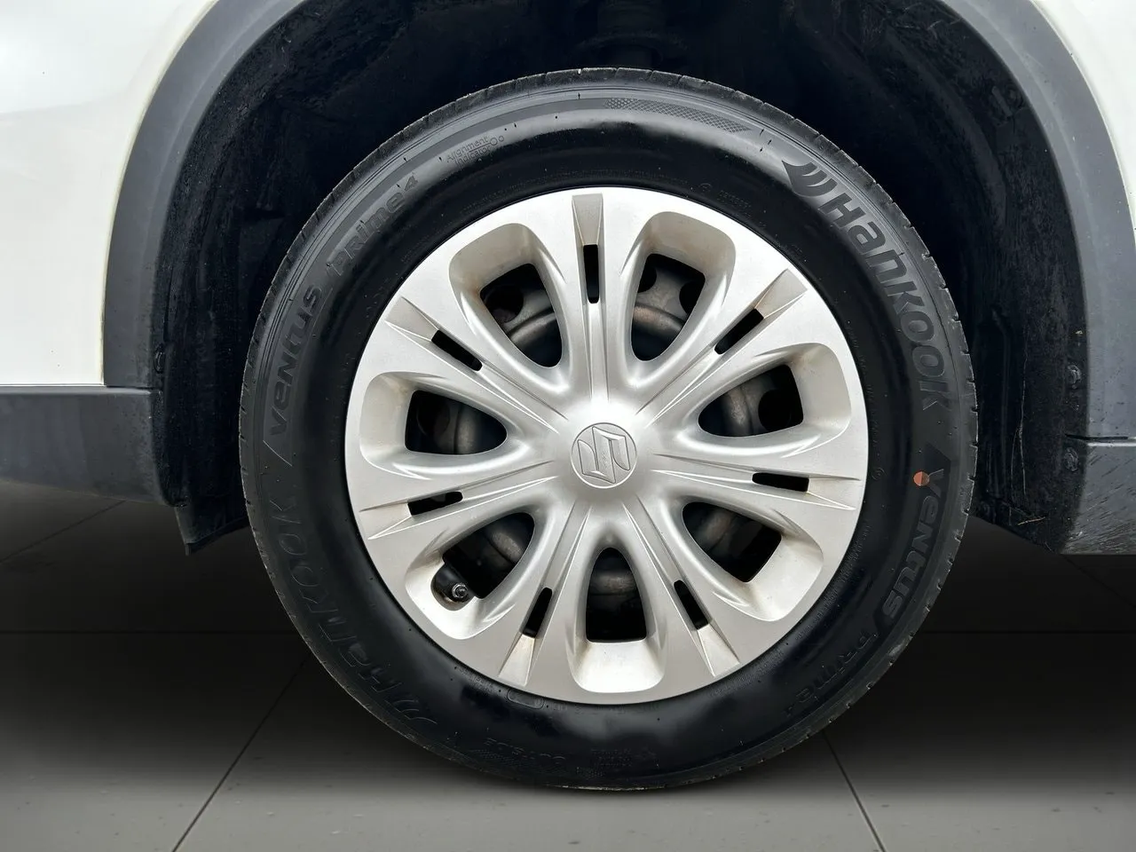 Vehicle image 13
