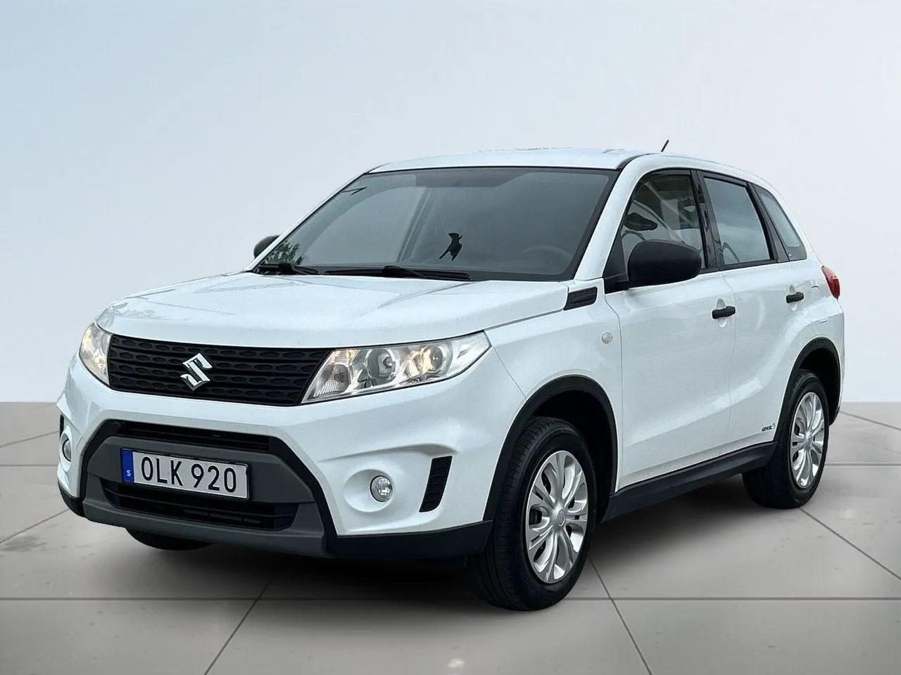 Vehicle image 15