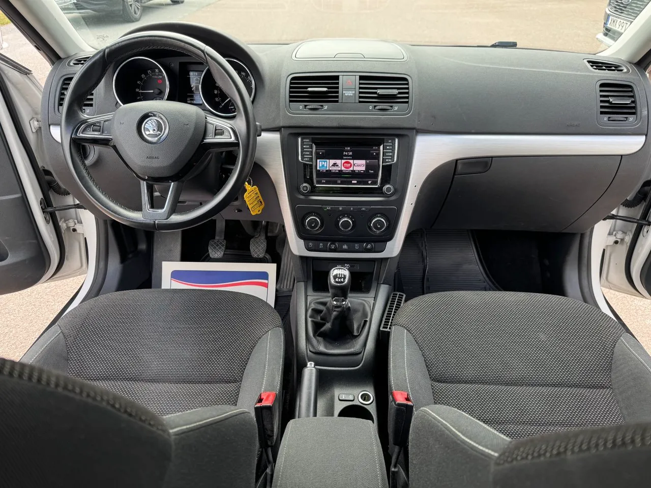 Vehicle image 6