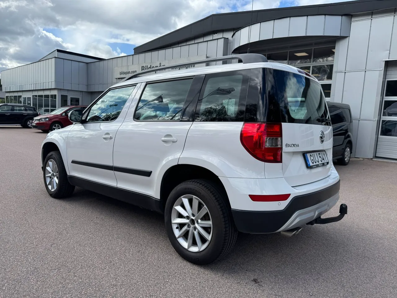 Vehicle image 3